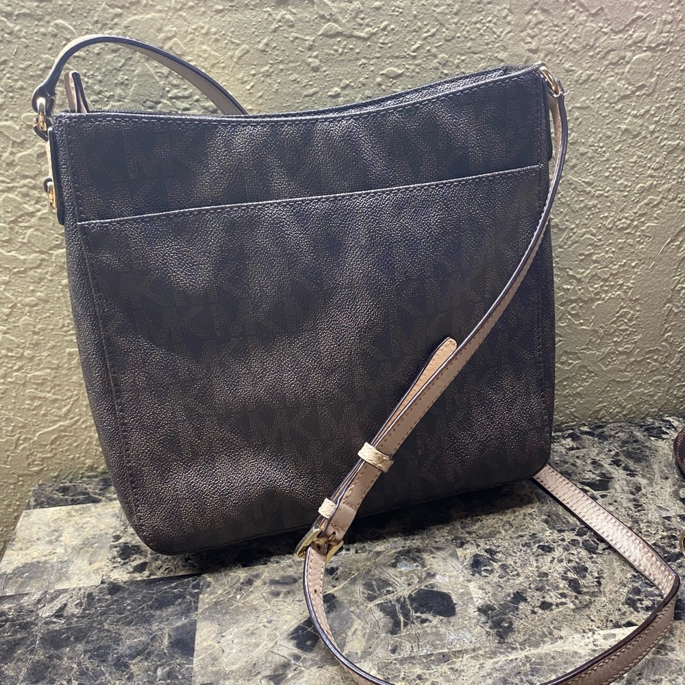 Michale Kors Set - Picture 5 of 5